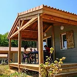 Terres De France - Les Hameaux De Pomette 3*