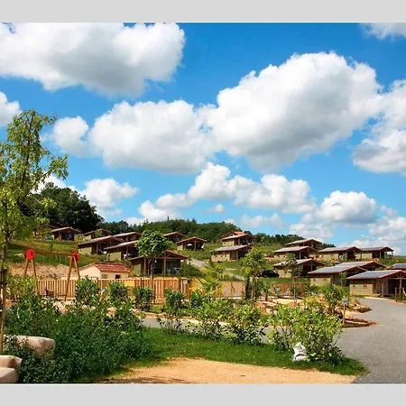 Terres De France - Les Hameaux De Pomette 홀리데이파크 3*