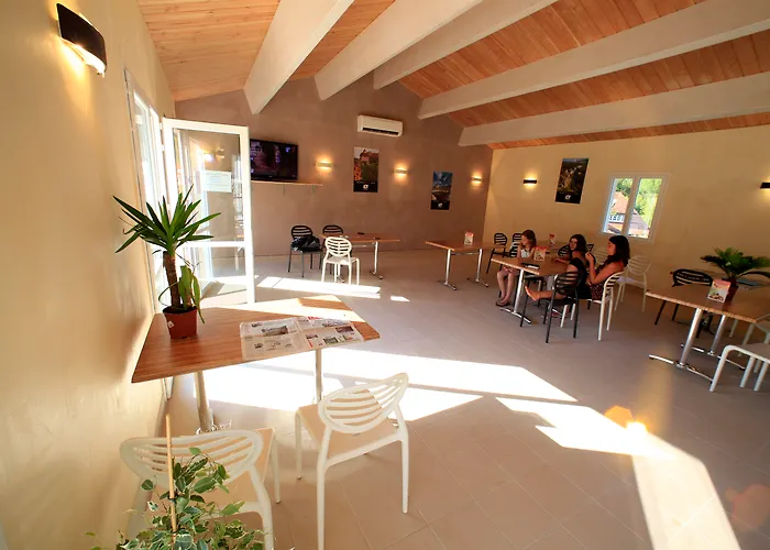 Terres De France - Les Hameaux De Pomette 3*