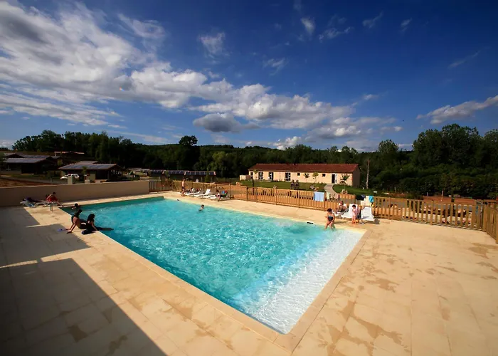 Terres De France - Les Hameaux De Pomette 3*